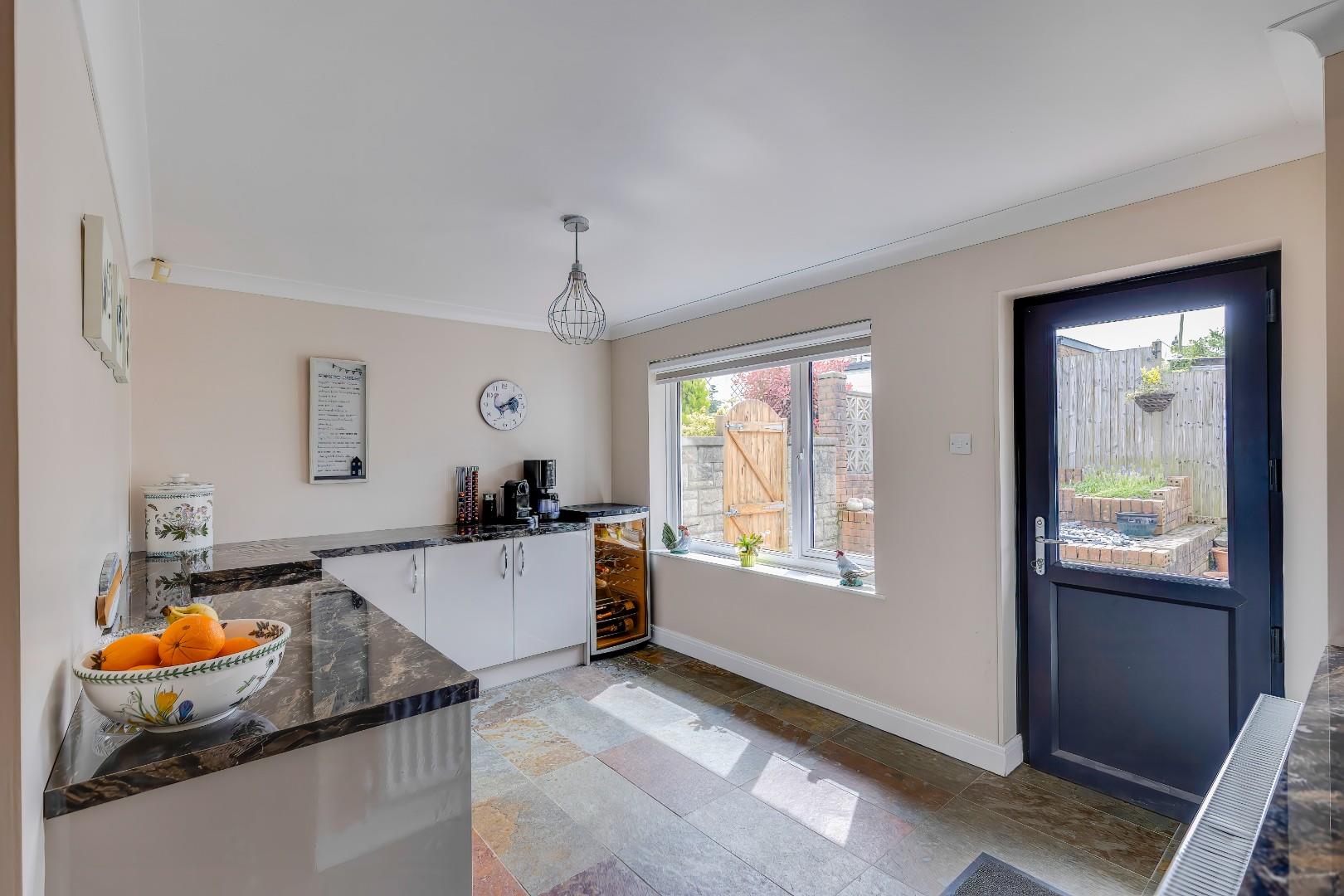 86a Port Road East, Barry, CF62 9PU